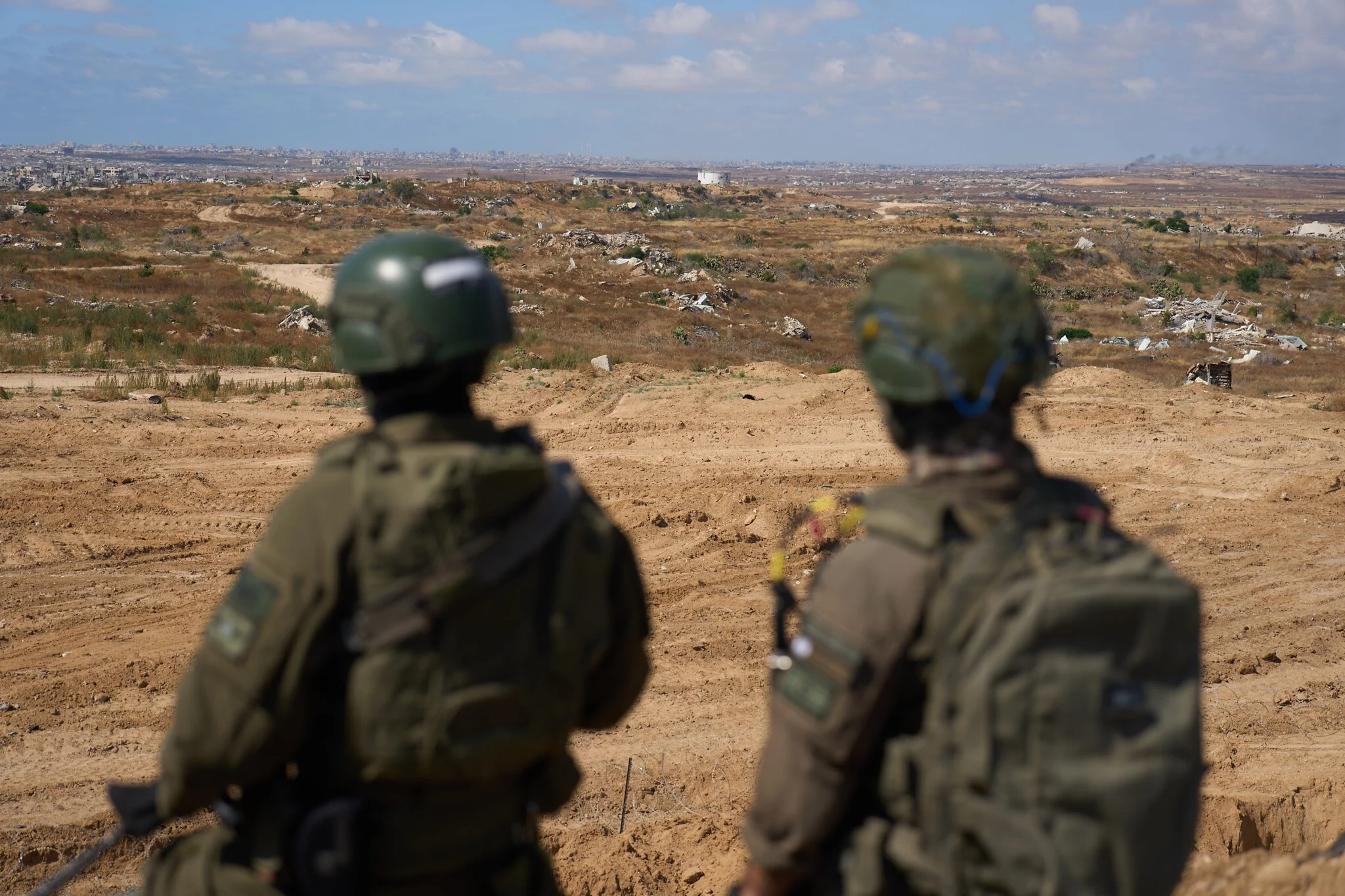Israel's security cabinet has approved a constrained pilot project allowing an International Stabilization Force